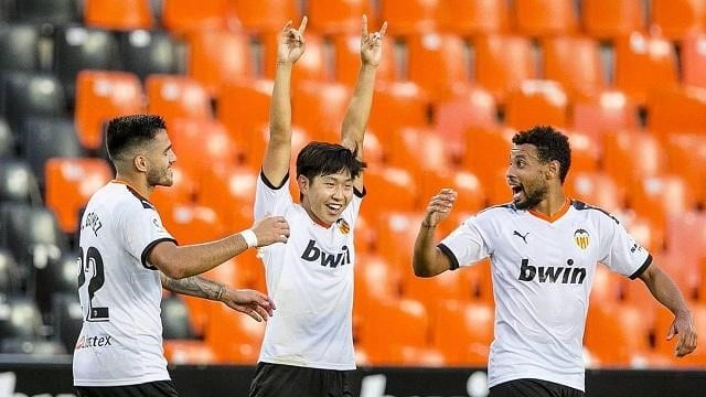 Soi kèo nhà cái Elche vs Valencia, 24/10/2020 – VĐQG Tây Ban Nha