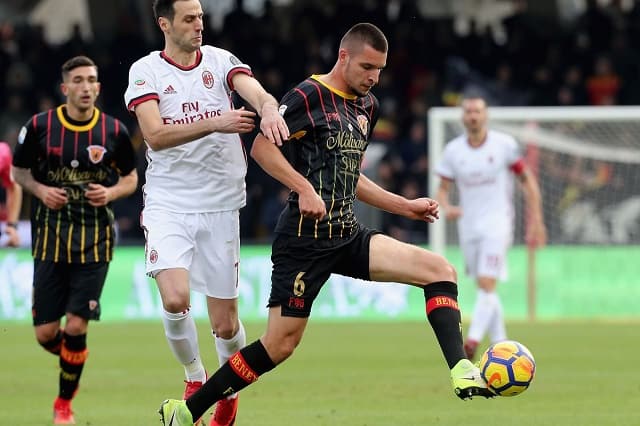 Soi kèo nhà cái Benevento vs AC Milan, 4/1/2021 – VĐQG Ý [Serie A]