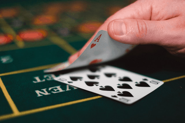 Sự thay đổi của việc đếm thẻ với trò chơi Blackjack sử dụng nhiều bộ bài