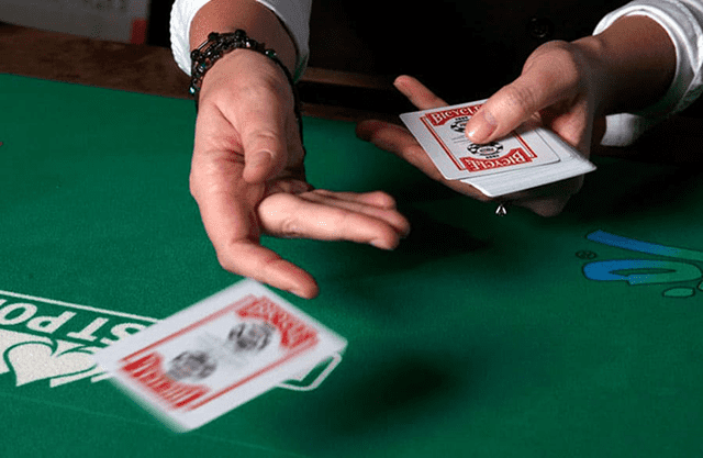 Ba cách cải thiện trò chơi Poker trực tuyến