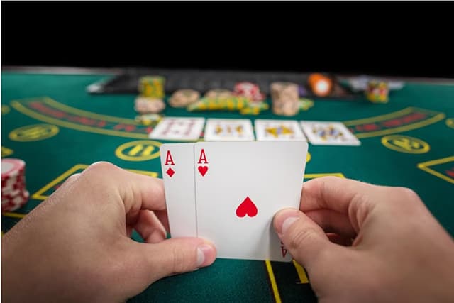 Một số cách chơi Blackjack mà bạn cần học hỏi để nâng cao kỹ năng chơi bài của mình