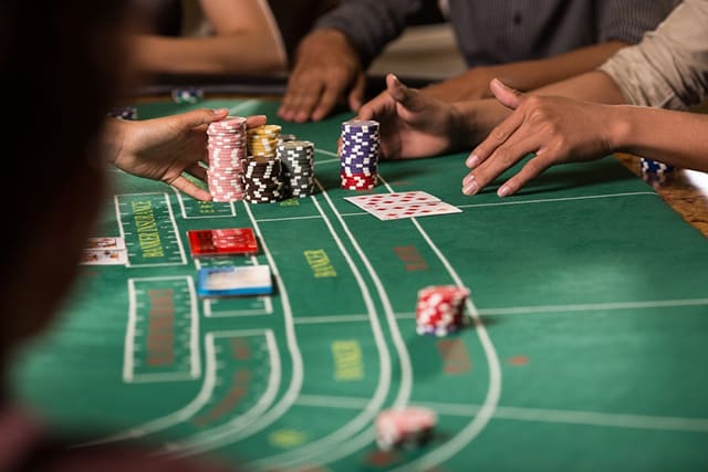 Hướng dẫn bí quyết giúp bạn mới đánh Blackjack thắng lớn